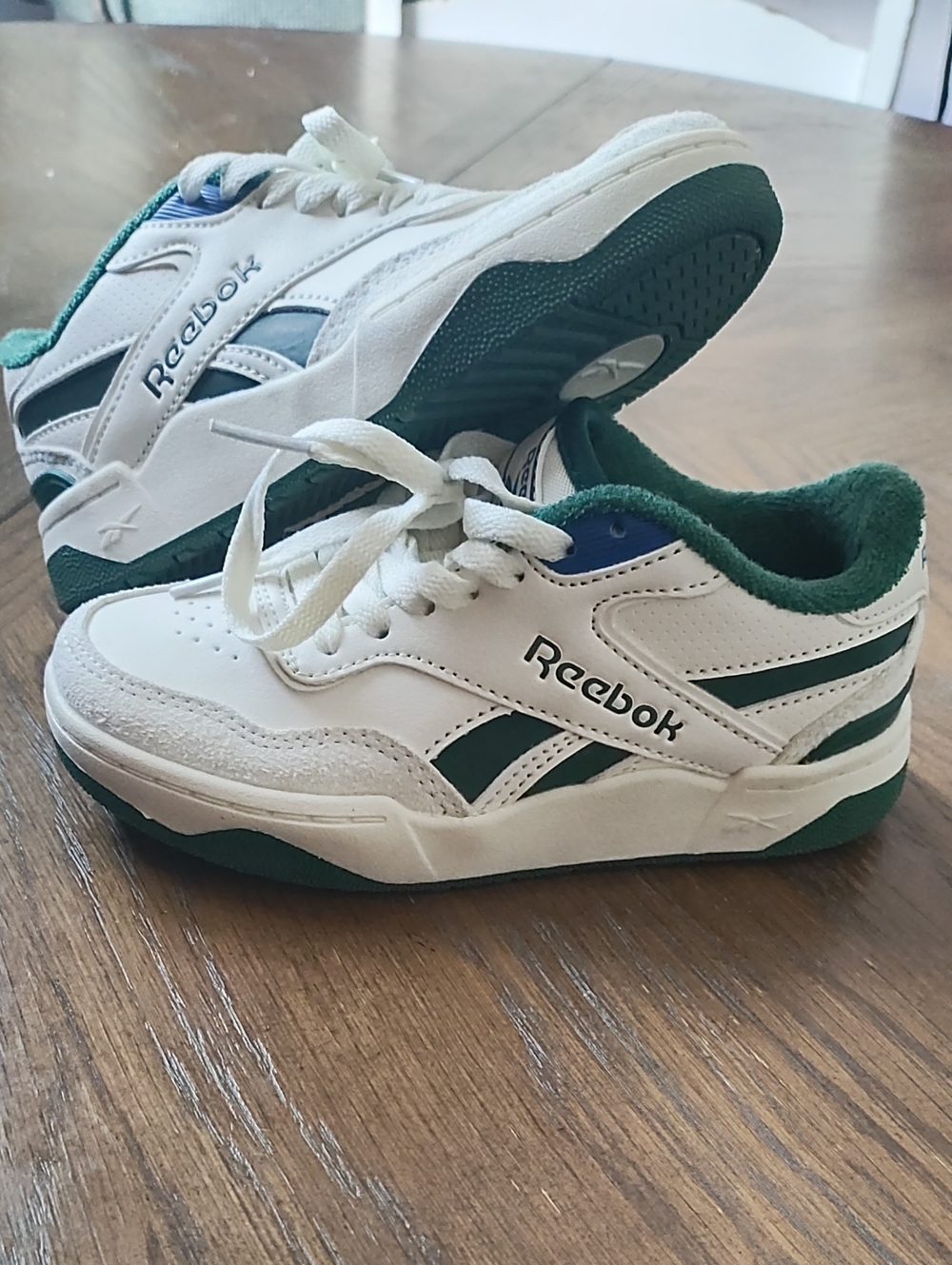 Reebok Kids White & Green Casual Sneakers